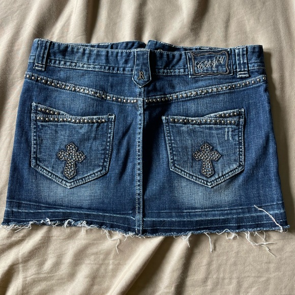 Super cute, rock and roll cowgirl skirt. - Picture 1 of 4